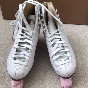 Girls Ice Skates